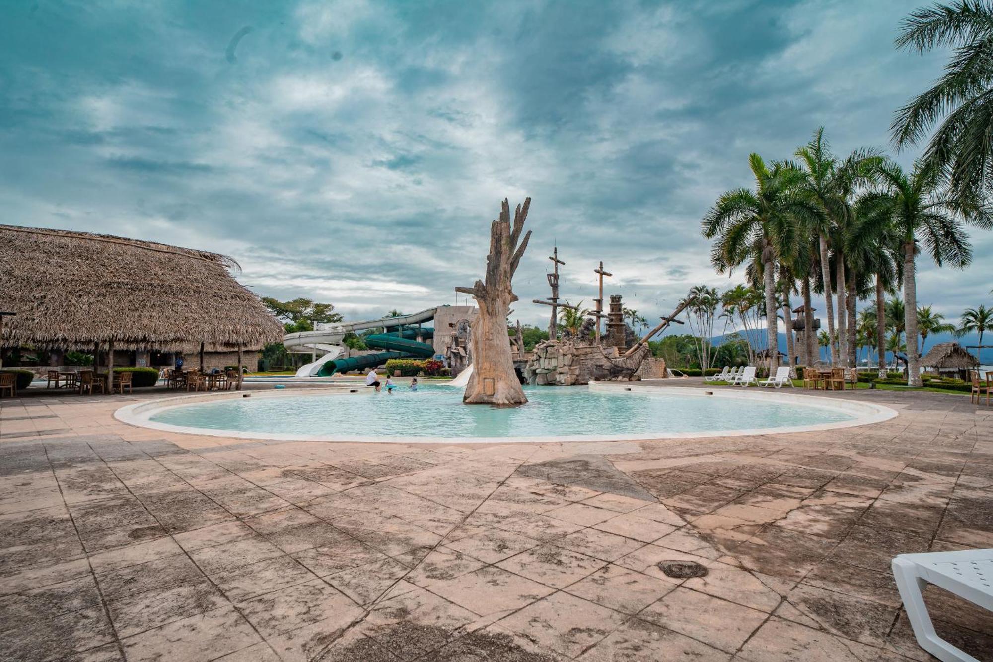 Amatique Bay Hotel Puerto Barrios Exterior foto